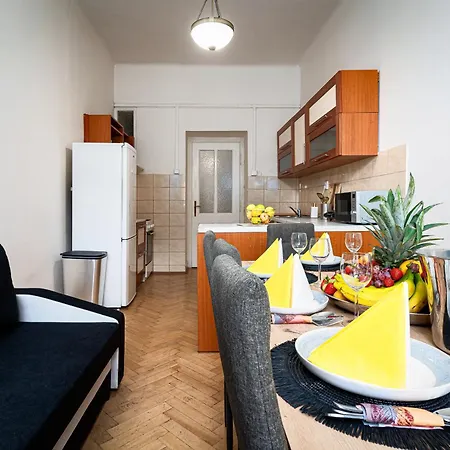 Victory Deluxe Suite Прага Экстерьер фото